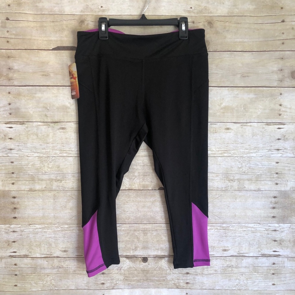 Take AWalk Capri Leggings